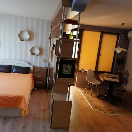 Lazur- Neben Meeresgarten Apartment Burgas